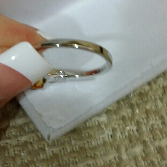 1.50 Carat Yellow Round Cut Gen Sapphire. - Picture 4 of 4